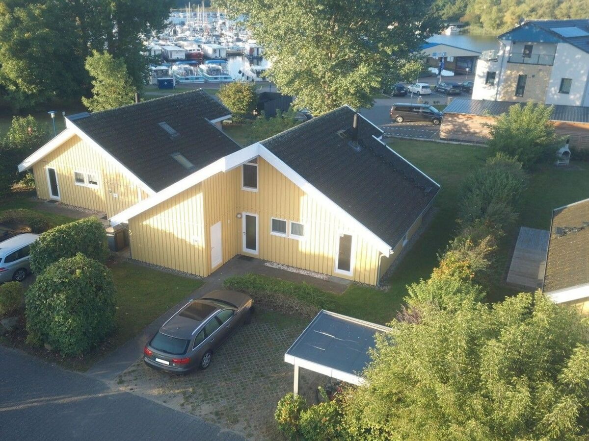 Holiday house Ferienhaus im Ferienpark Mueritz - Outdoor photo 2