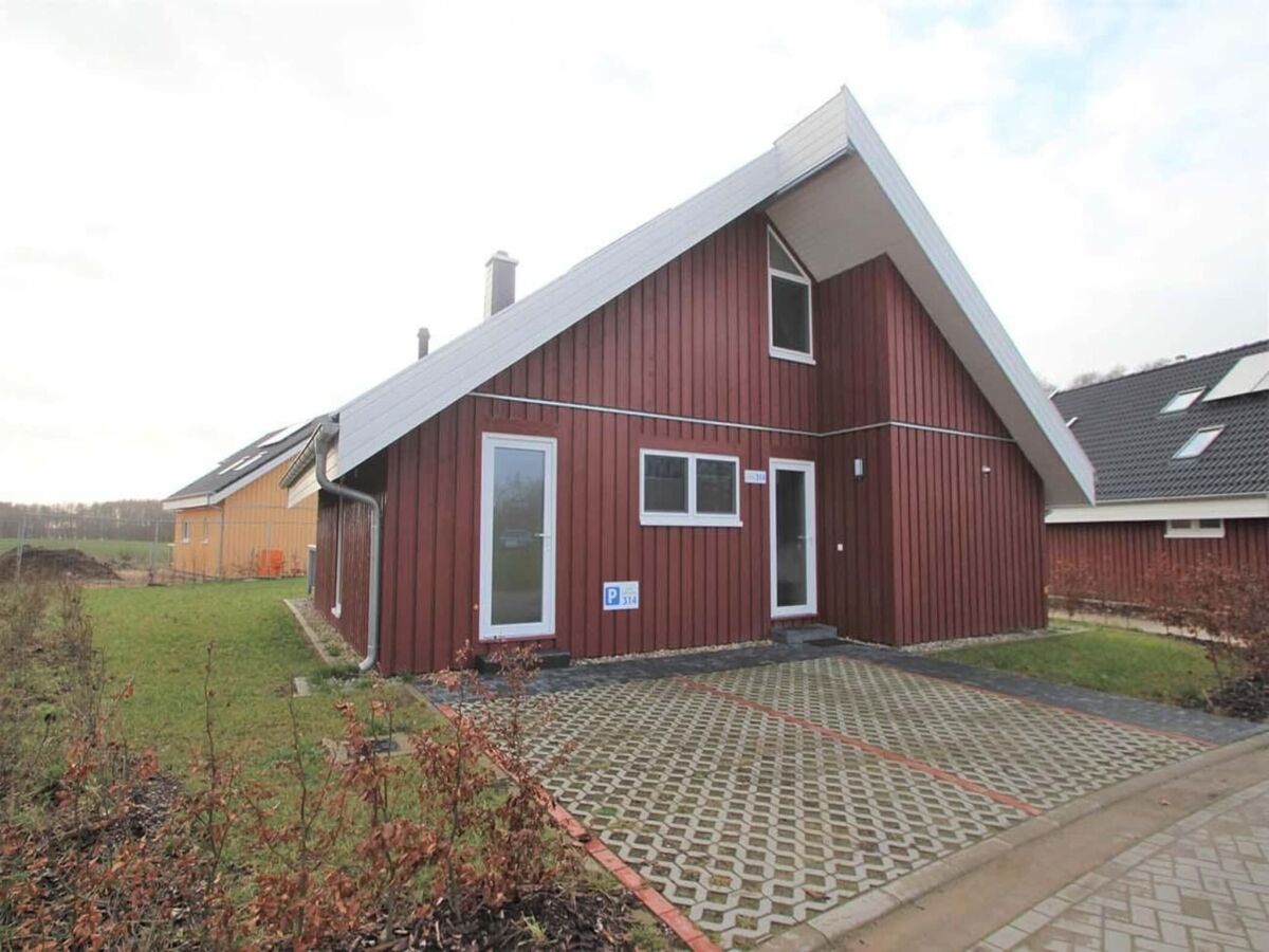 Holiday house Ferienhaus im Ferienpark Mirow - Outdoor photo 2