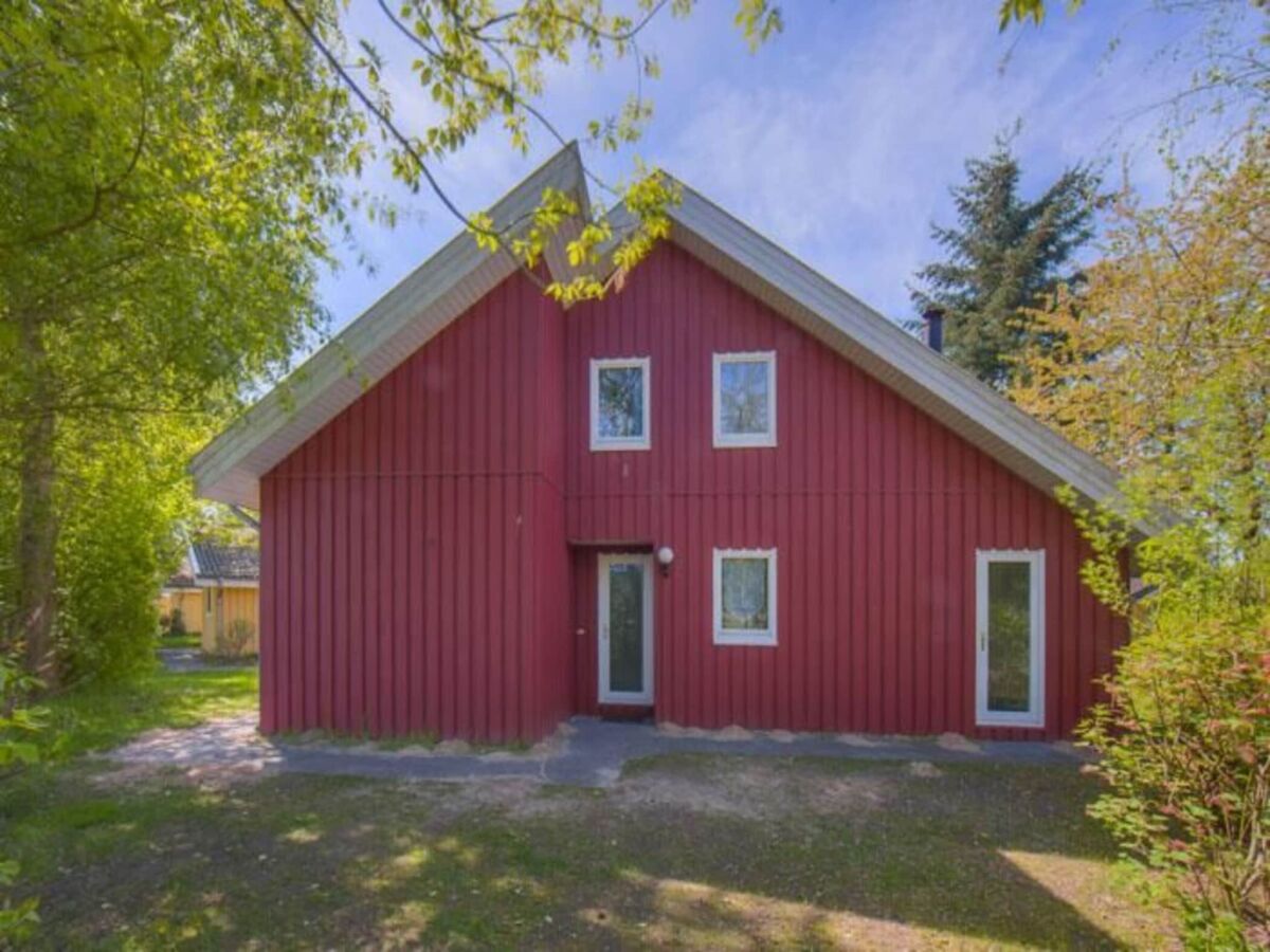 Holiday house Ferienhaus im Ferienpark Mirow - Outdoor photo 2