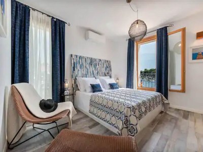 Apartment Mamma mia luxury rooms - Luxury  Double Room with Sea View (Gorgeous beachfront room) - 3 - Features photo 2