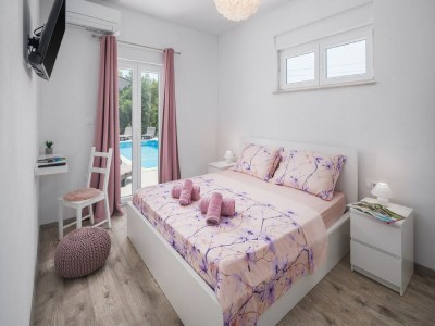 Villa Villa Tomichic with Swimming Pool - Features photo 10