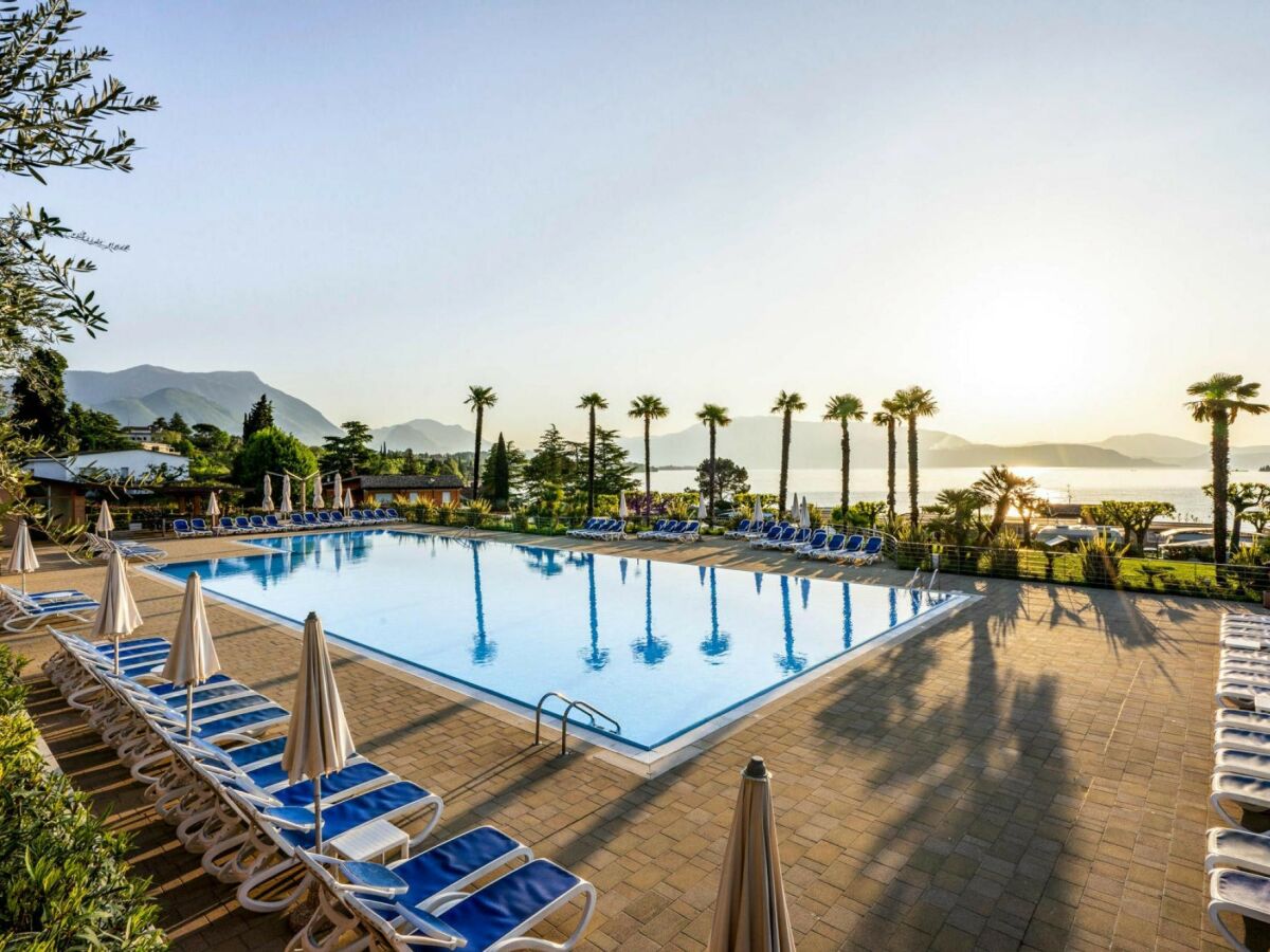 Holiday park Residence Onda Blu in Manerba del Garda - Outdoor photo 5