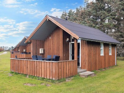 Holiday house Cabin in camping resort with activities in Løkken - Holiday house
