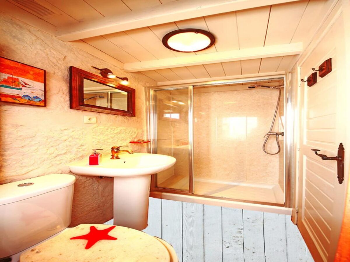 Cottage House in Combarro by the Sea - Features photo 5