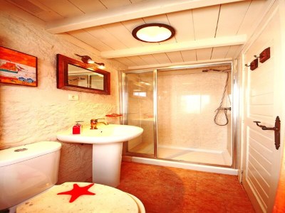 Cottage House in Combarro by the Sea - Features photo 7