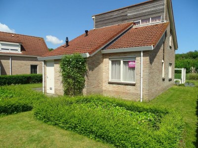 Holiday house Bungalow in Breskens near Beach and Lighthouse - Outdoor photo 2