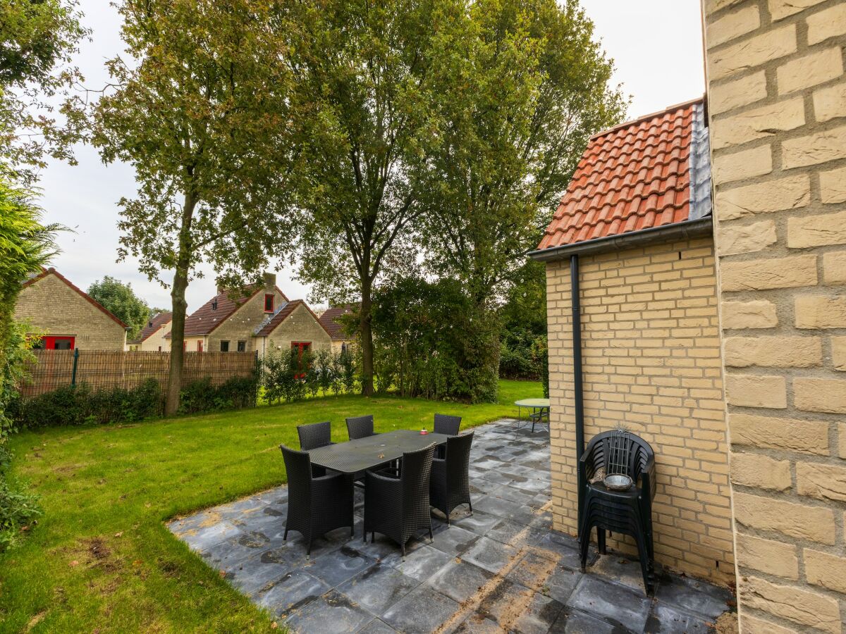 Holiday house Holiday home in Ewijk in a beautiful area - Outdoor photo 3