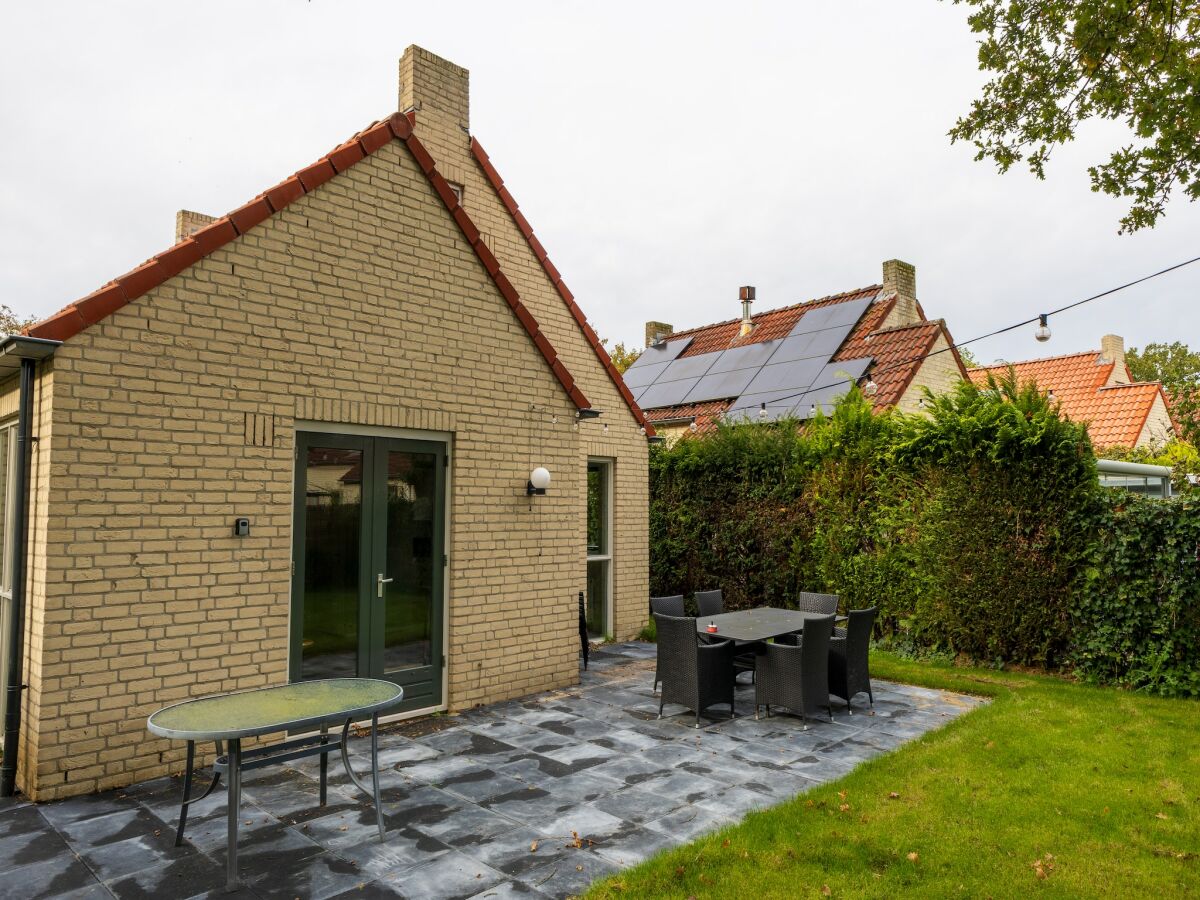 Holiday house Holiday home in Ewijk in a beautiful area - Outdoor photo 4