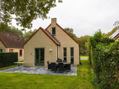 Holiday house Holiday home in Ewijk in a beautiful area - Outdoor photo 2