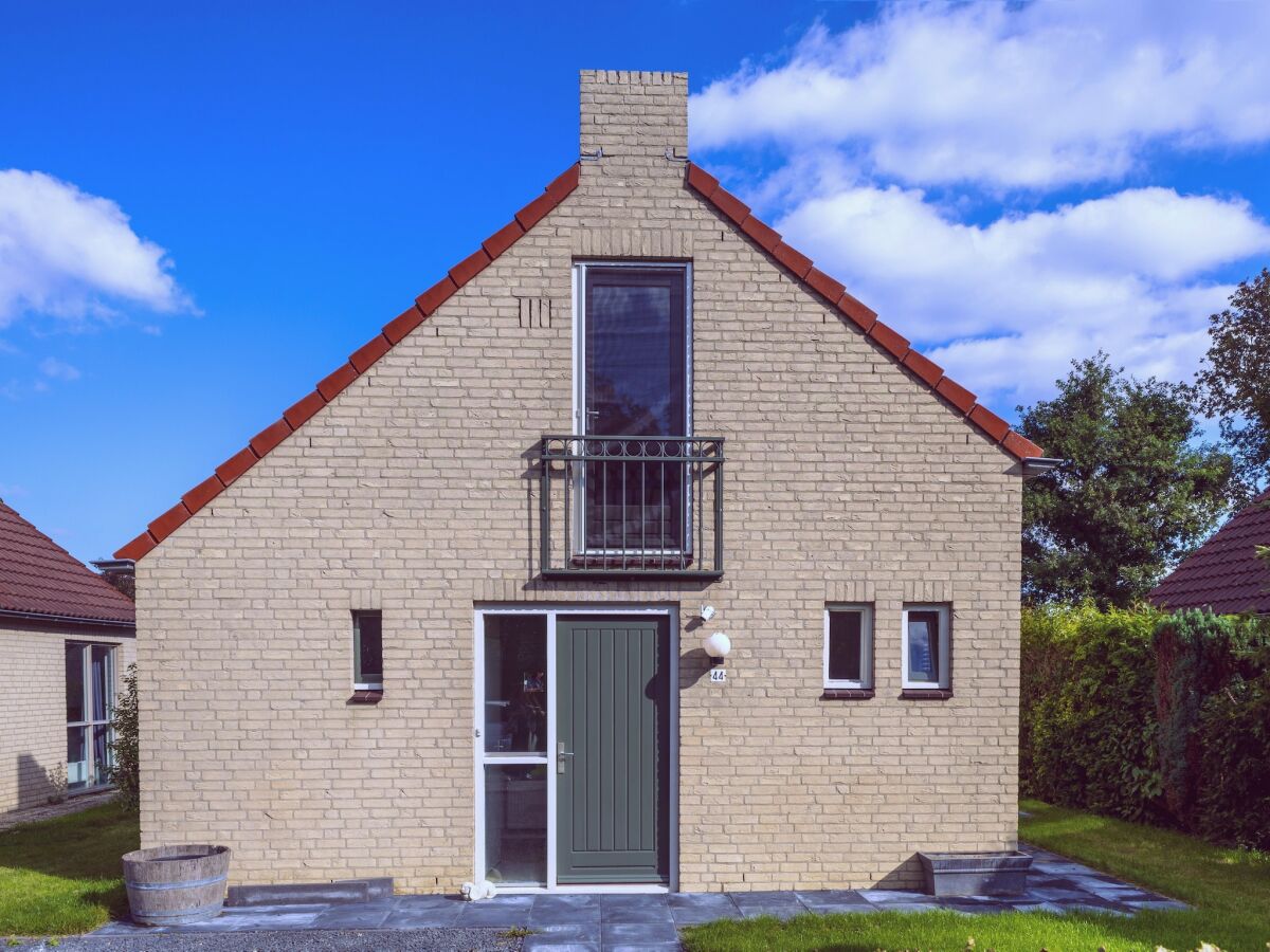 Holiday house Verlockendes Ferienhaus mit Garten - Outdoor photo 2