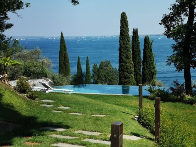 Villa Villa Michelle - view- Pool in Padenghe Sul Garda - Villa