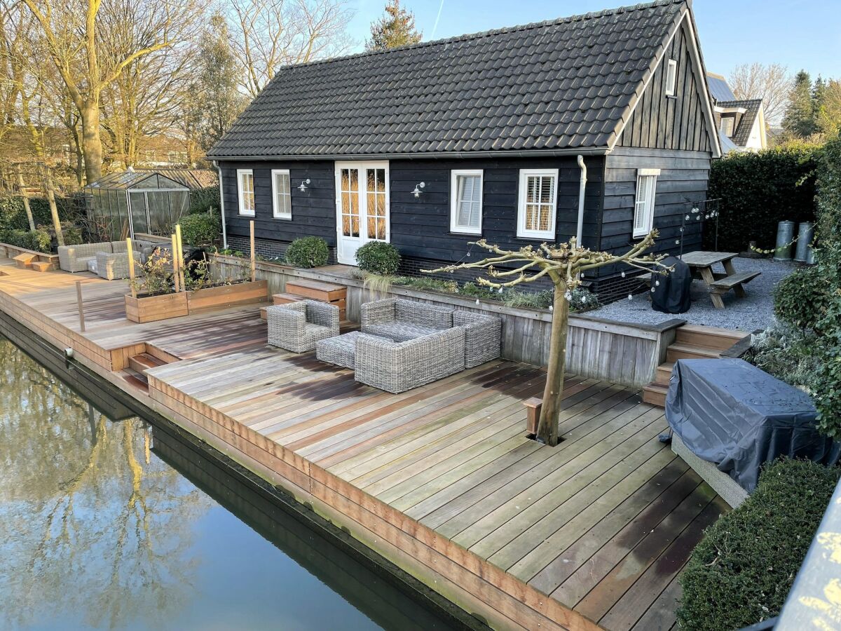 Chalet Holiday Home in Cothen by the Waterfront - Outdoor photo 2