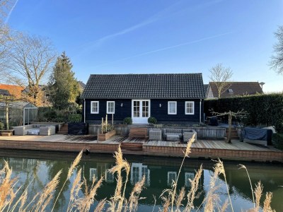 Chalet Holiday Home in Cothen by the Waterfront - Chalet