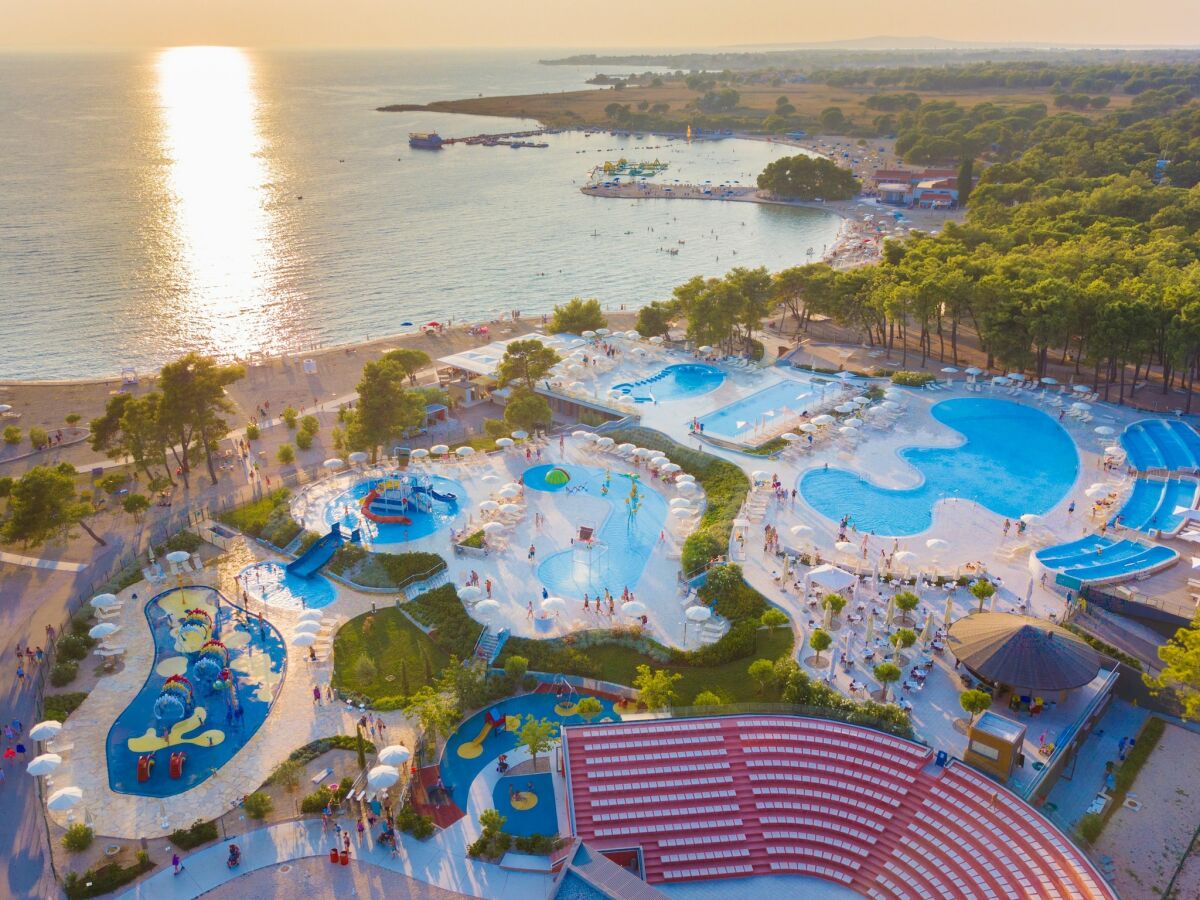 Holiday park Zaton Resort Mobile Home with Pool