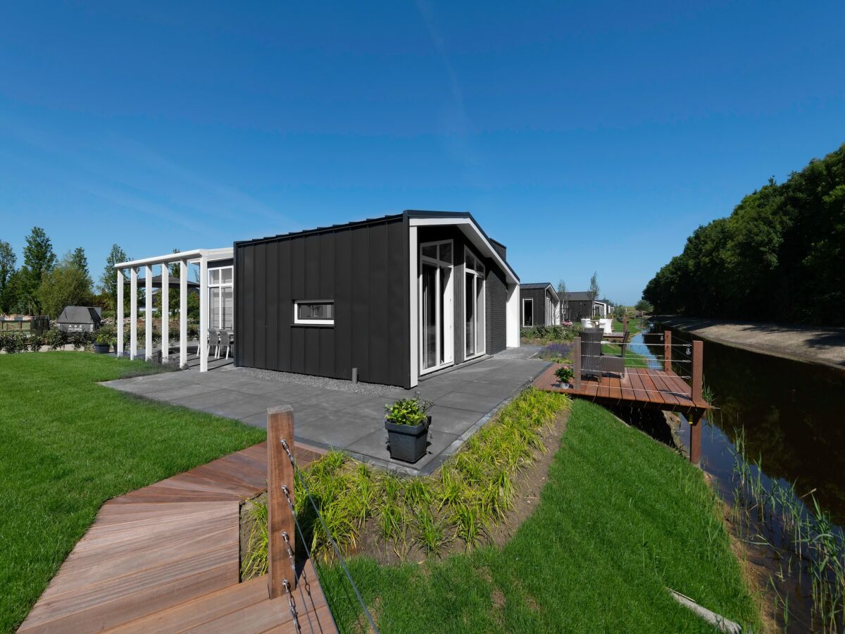 Holiday park Chalet in Zeeland am Waldrand - Outdoor photo 2