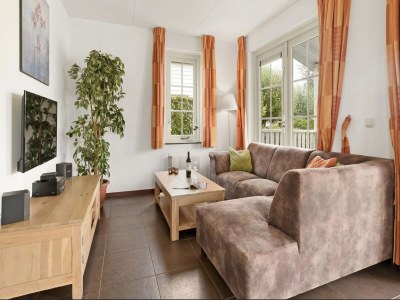 Holiday house Bungalow in Zuytland Buiten with Fishing Platform - Features photo 2