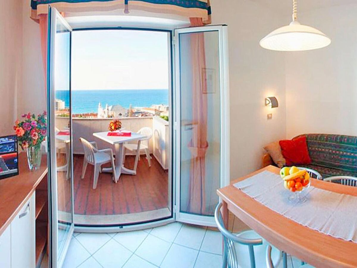 Holiday park Holiday flat in pretty residence with communal pool in Pietra Ligure - Outdoor photo 2