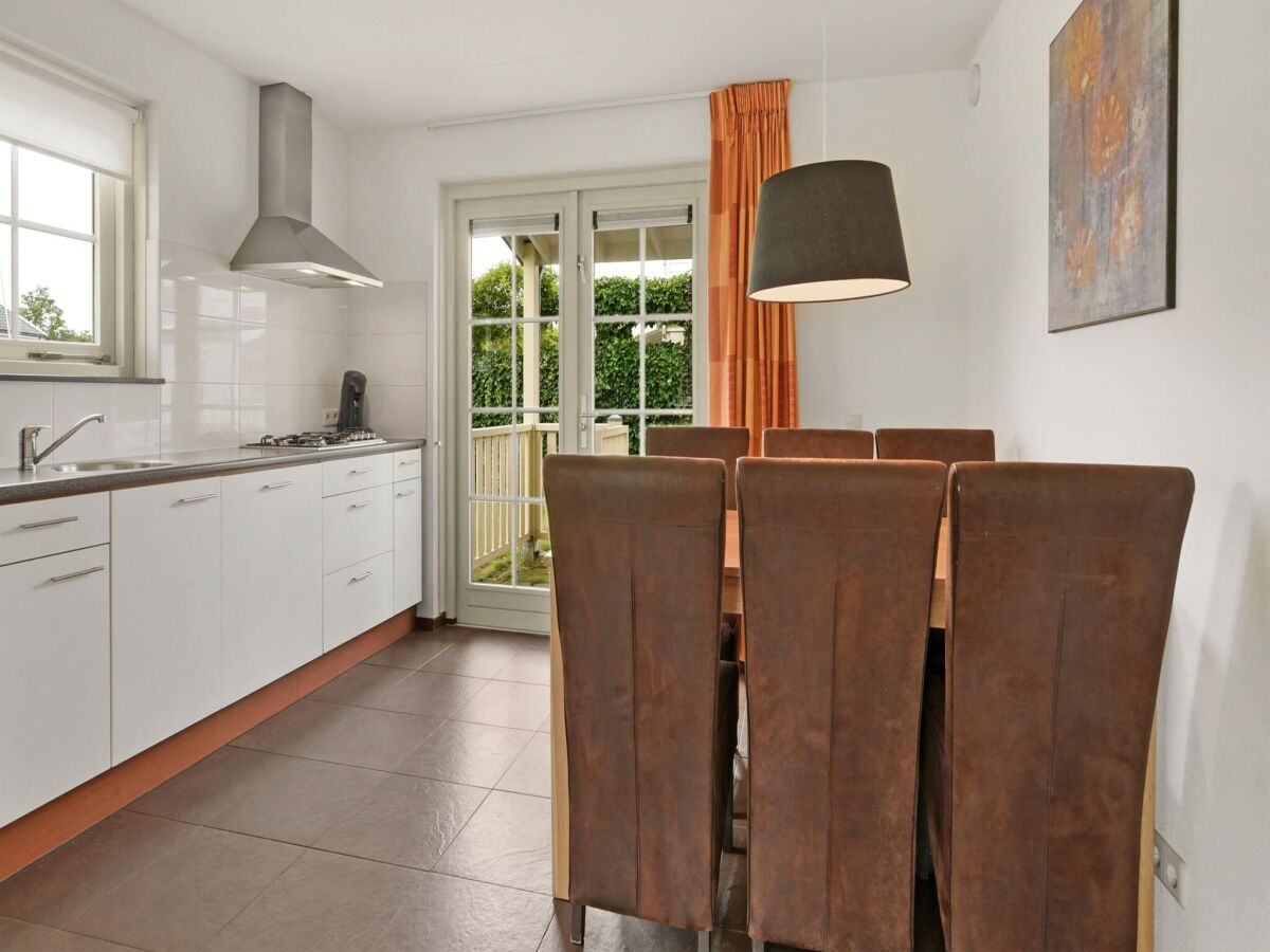 Holiday house Bungalow in Zuytland Buiten by the Water - Features photo 5