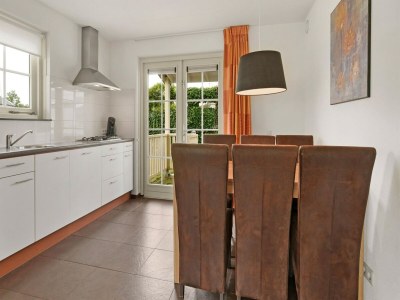 Holiday house Bungalow in Zuytland Buiten by the Water - Features photo 5