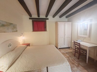 Holiday house Farmhouse in Marche with Pool & Wine Tours - Features photo 32