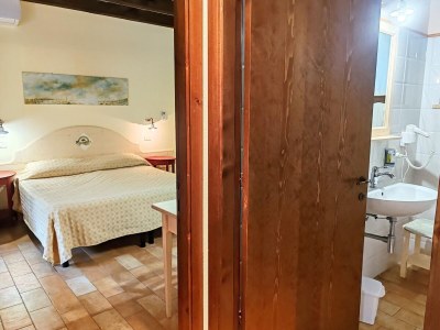 Holiday house Farmhouse in Marche with Pool & Wine Tours - Features photo 35