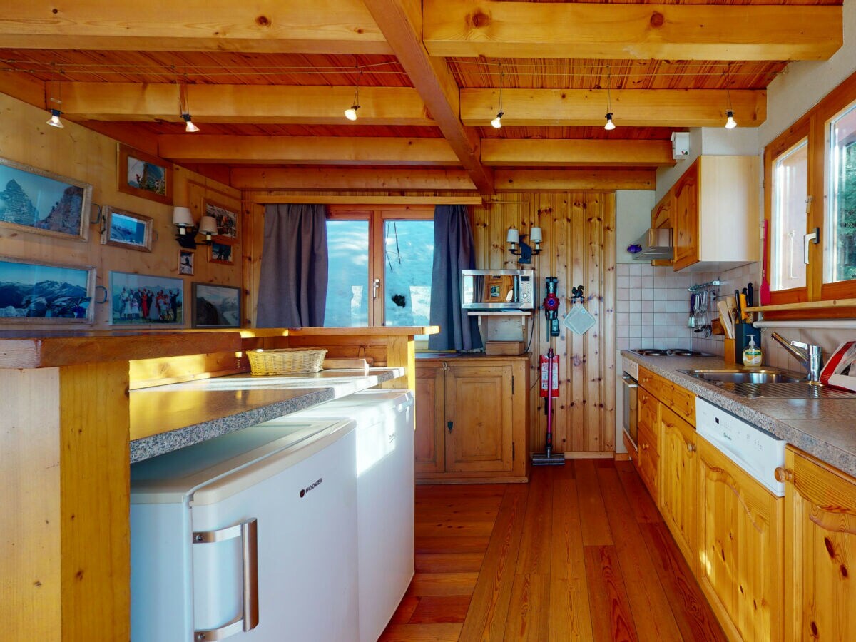 Chalet Tschoueilles 005 MOUNTAIN & QUIET chalet 10 pers - Features photo 5