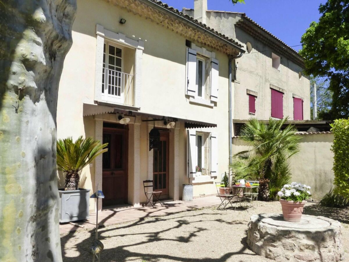 Holiday house Cozy Noves Home with Pool Access - Outdoor photo 2