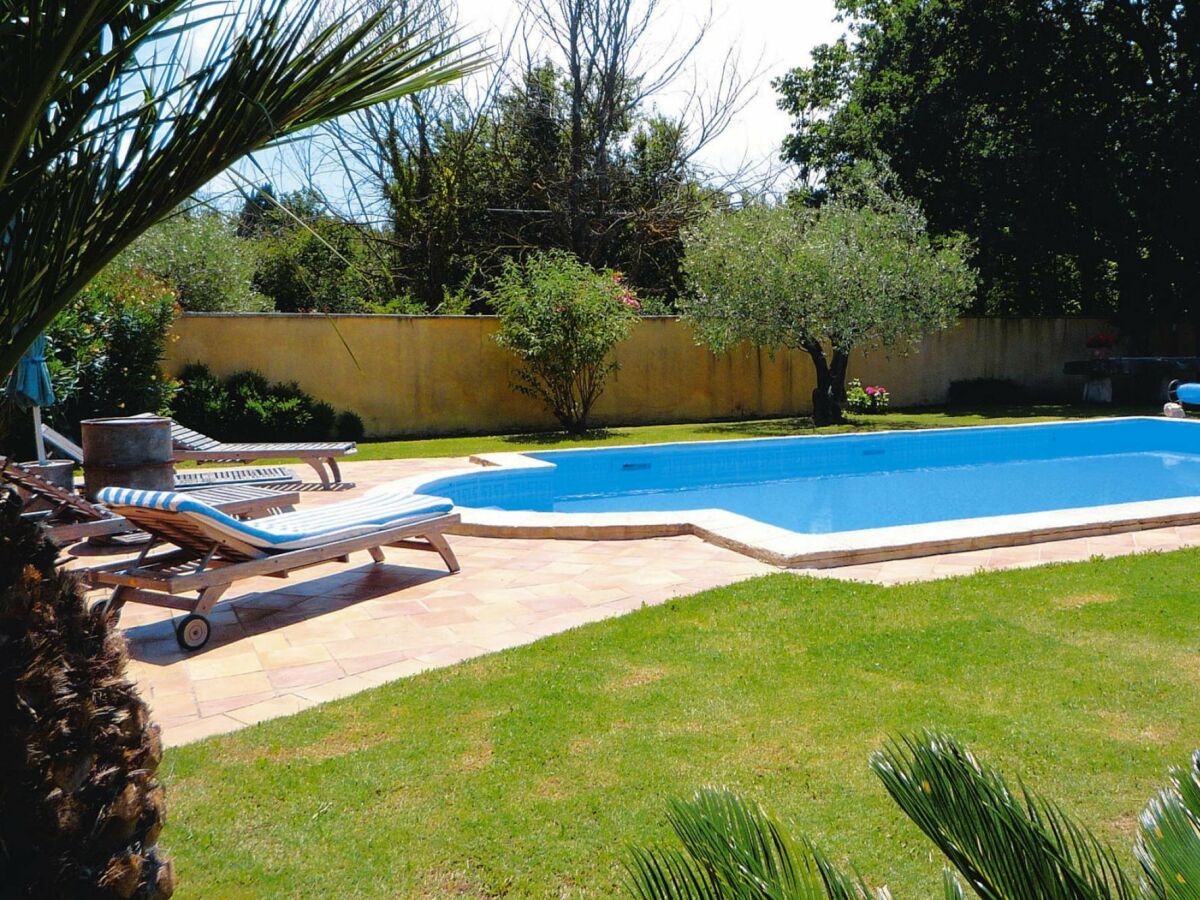 Holiday house Cozy Noves Home with Pool Access - Outdoor photo 4