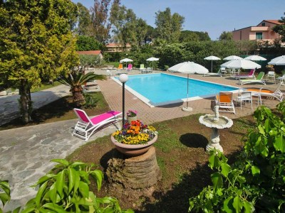 Holiday park Apartment in Loano with garden - Outdoor photo 6