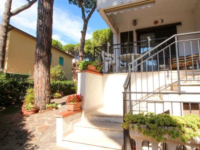 Apartment Appartamento Rosmarina 300 metri dal mare - Outdoor photo 2