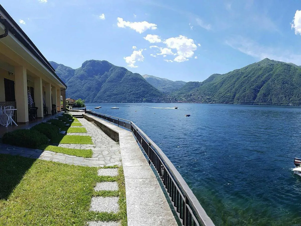 Holiday park Apartment by Lake Como with Stunning Views