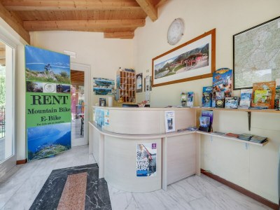 Holiday park Apartment on Lake Idro with Pool - Features photo 30