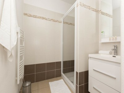 Holiday park Airy Holiday Home with Garden - Features photo 18