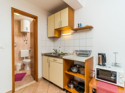 Apartment Apartments Princ Hrvoje- One-Bedroom Apartment with Balcony- 1 - Features photo 9