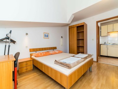Apartment Apartments Princ Hrvoje- One-Bedroom Apartment with Balcony- 1 - Features photo 13