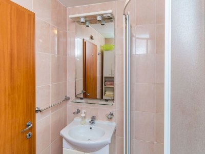 Apartment Apartments Princ Hrvoje- One-Bedroom Apartment with Balcony- 1 - Features photo 17