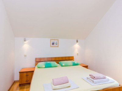 Apartment Apartments Princ Hrvoje- Studio With Balcony - Features photo 12