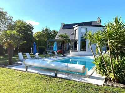 Holiday house Holiday Home in Bénodet with Pool & Beaches in Quimper Region - Holiday house