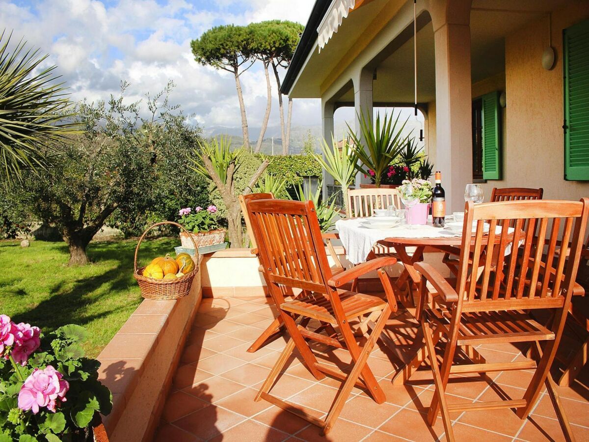 Holiday park Holiday Home in Versilia near Sandy Beaches - Outdoor photo 3