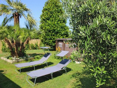 Holiday park Holiday Home in Versilia near Sandy Beaches - Outdoor photo 8