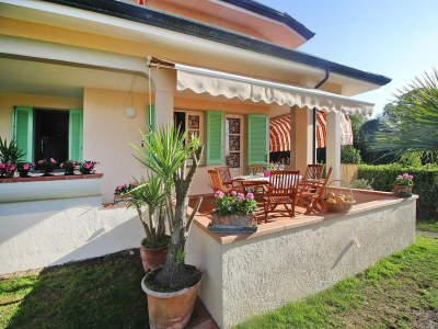 Holiday park Holiday Home in Versilia near Sandy Beaches - Outdoor photo 9