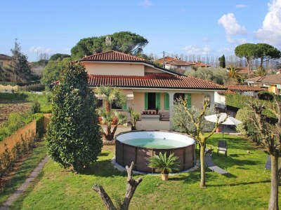 Holiday park Holiday Home in Versilia near Sandy Beaches - Outdoor photo 16