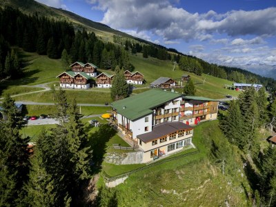 Holiday park Chalet on Zettersfeld with Dolomite Views - Outdoor photo 3