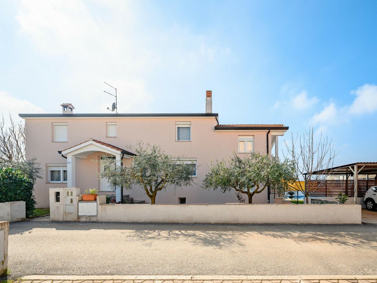 Apartment Beautiful apartment with parking space - Outdoor photo 2