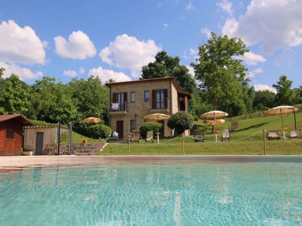 Holiday house Wohnung in Marche mit Pool und Urbino Nähe - Outdoor photo 4