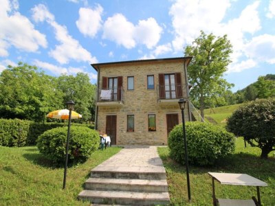 Holiday house Wohnung in Marche mit Pool und Urbino Nähe - Outdoor photo 11