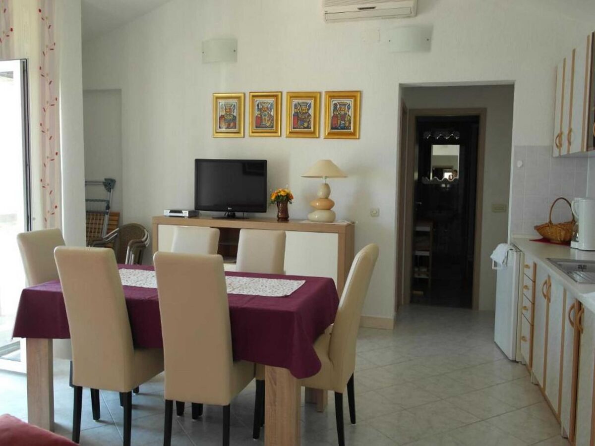 Apartment Apartment Račić - Two-bedroom Apartment with Balcony and Sea View