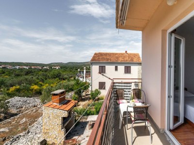 Apartment Holiday Home in Rogoznica near Beach - Outdoor photo 2