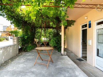 Apartment Holiday Home in Rogoznica near Beach - Outdoor photo 7