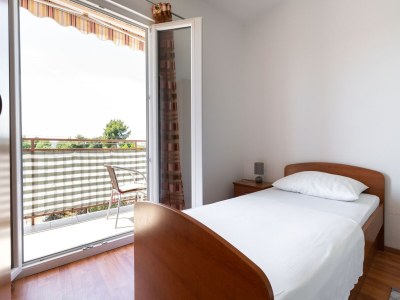 Apartment Holiday Home in Rogoznica near Beach - Features photo 9